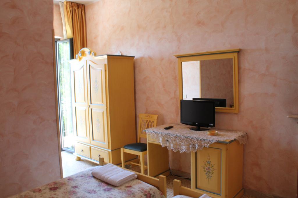 Hotel La Villa Ceccano Phòng bức ảnh