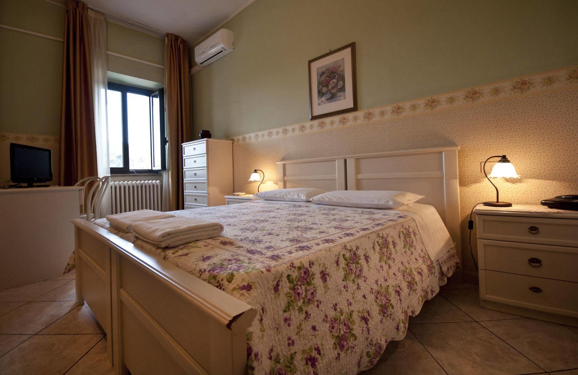 Hotel La Villa Ceccano Ngoại thất bức ảnh