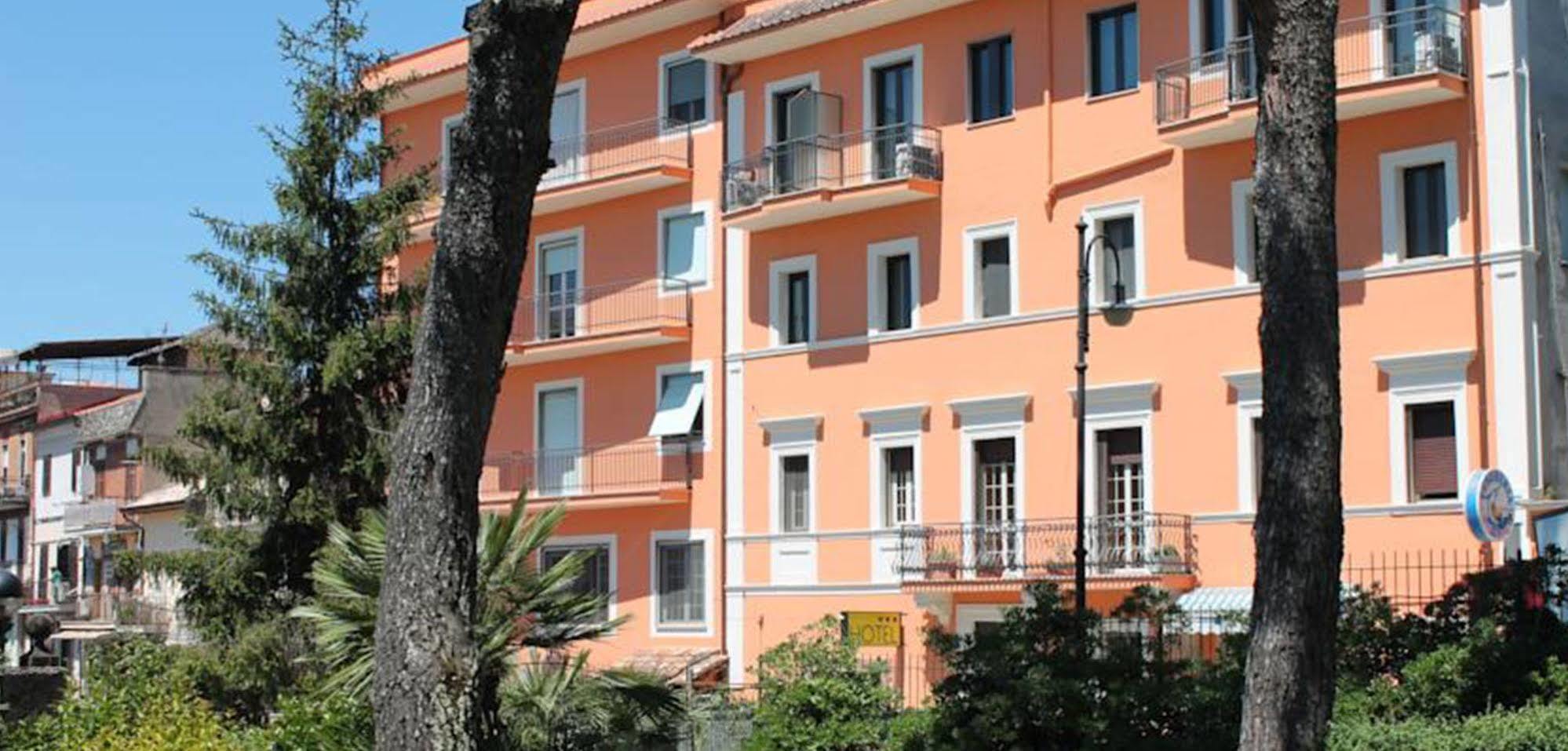 Hotel La Villa Ceccano Ngoại thất bức ảnh